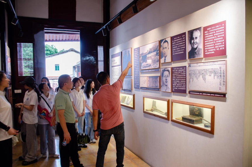 青春足迹寻访“山海同心” 江夏学子泉州解码家国情怀