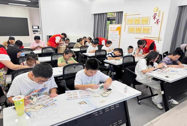 听，这是我组装的“世界”！福州金汤社区儿童手作收音机探秘电波