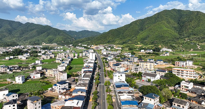 福建长汀中复村：红色热土绘新卷