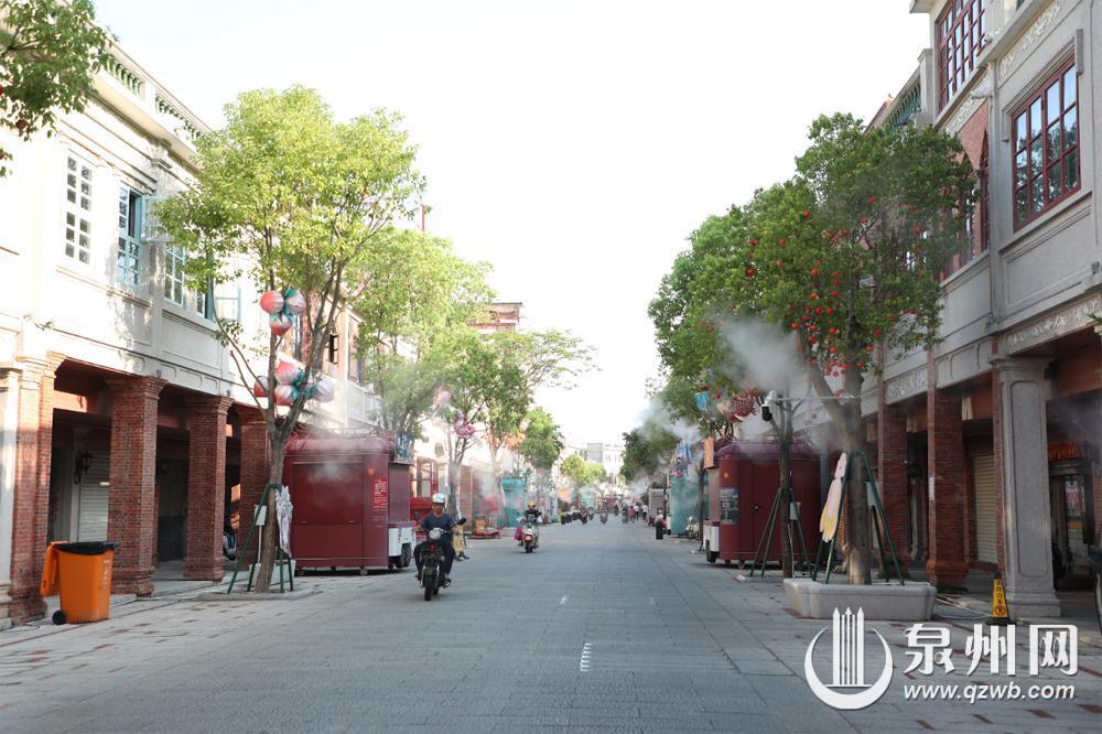 泉州市中山南路清凉水雾引好奇 智能降温系统藏巧思