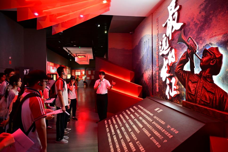 福建这堂行走的思政课好赞！在方寸间感知历史！