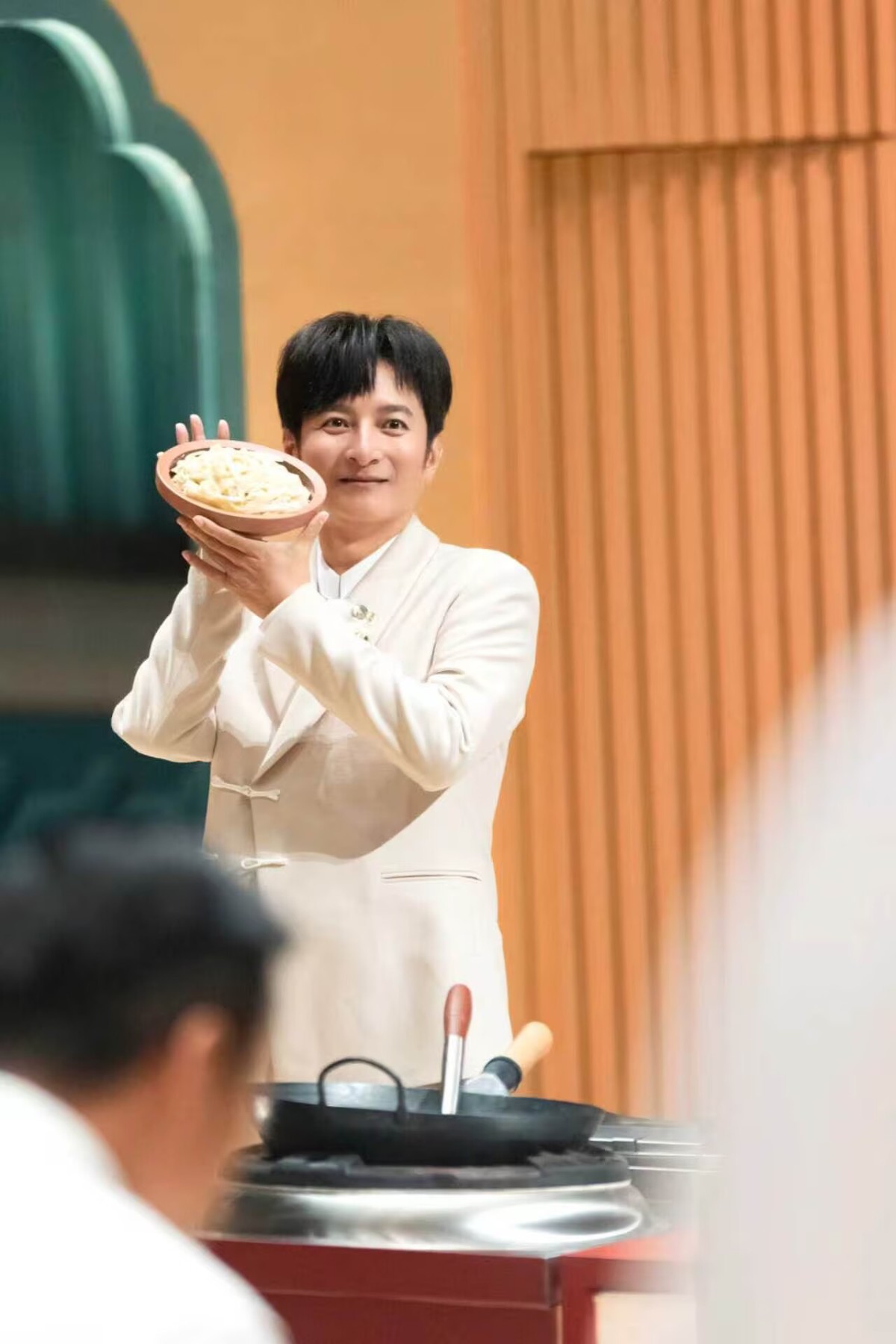 让黄晓明感叹“饭都没吃，就等这一顿”的辣椒炒肉，上桌了！