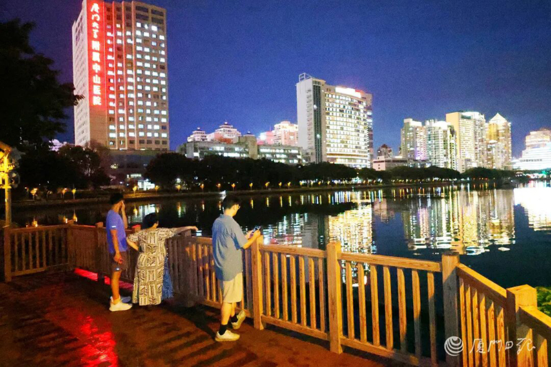 筼筜湖健身步道四期已建成开放。（记者 唐光峰 摄）