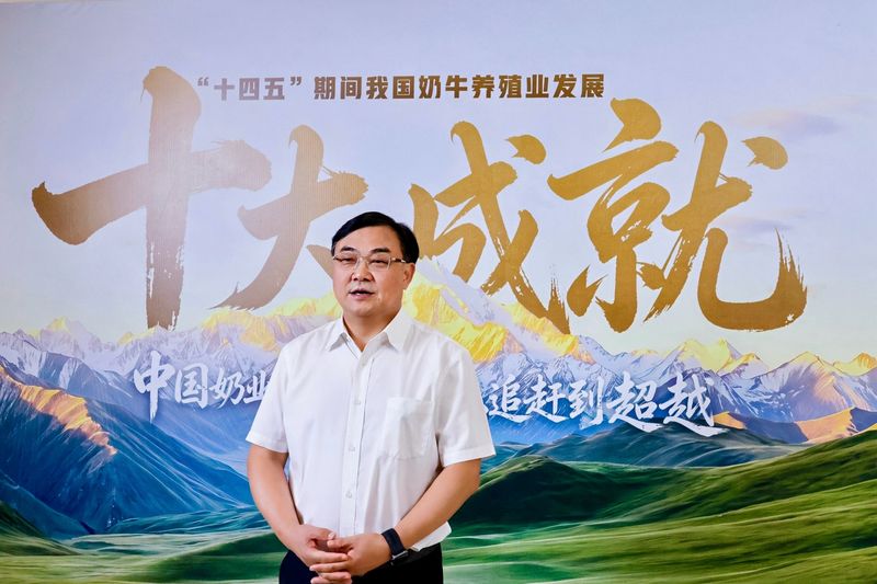 国家奶牛产业技术体系首席科学家、中国奶业协会副会长李胜利