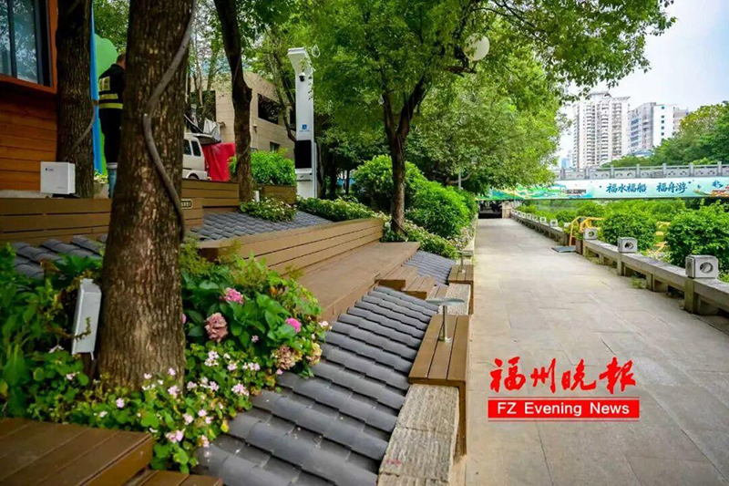 西湖—白马河航线的西湖游船码头推出了复全新了打卡点。记者 包华 摄