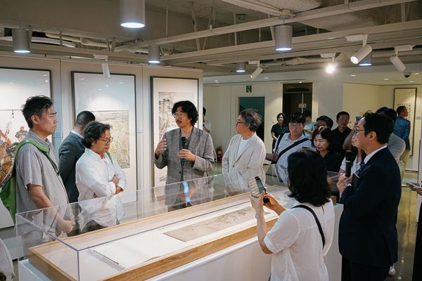 “海纳百川——中国国家画院国际艺术对话展”在首尔开幕