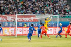 福州队5:2胜泉州队 拿下“闽超”第二阶段比赛“开门红”