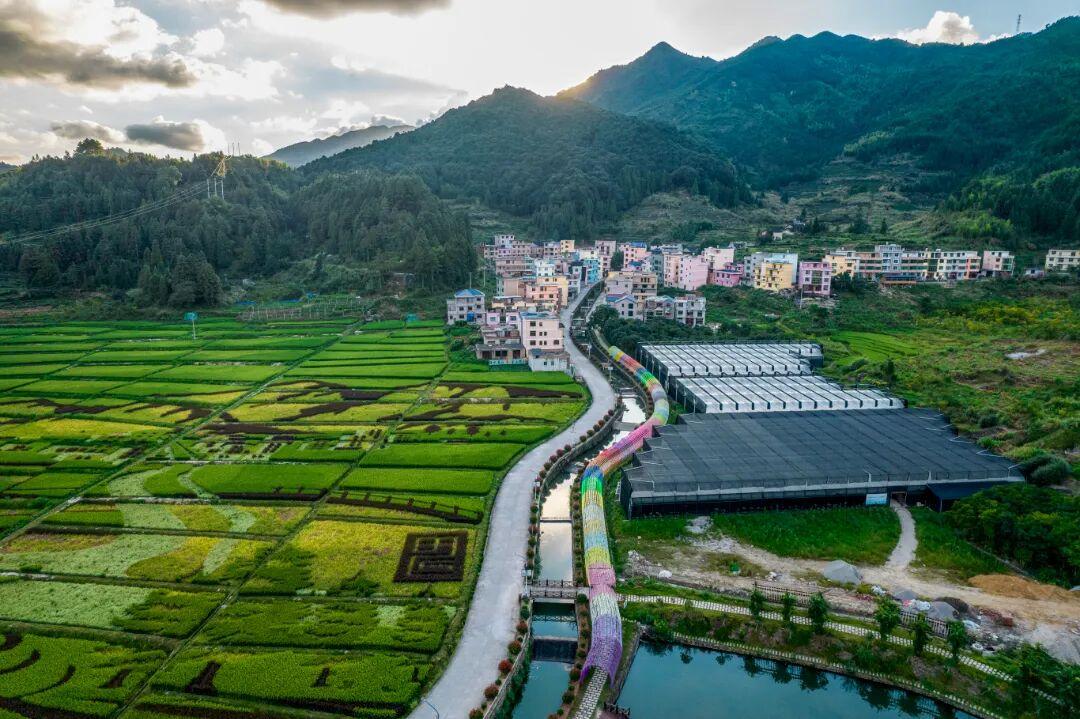 宁德周宁县“云端1号”公路。