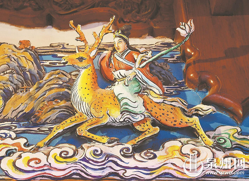 玉犀巷土地公庙屋檐上的“八仙过海”——何仙姑。
