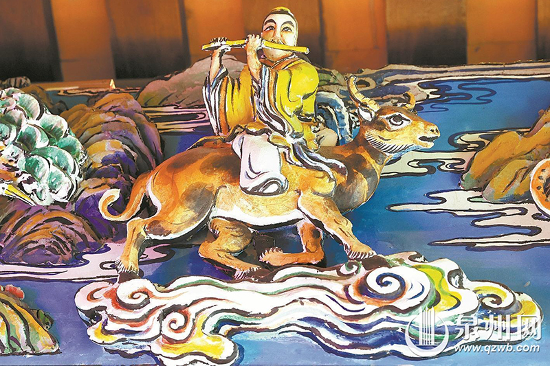 玉犀巷土地公庙屋檐上的“八仙过海”——韩湘子。