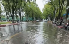 上海降水量破纪录 学生舍不得点外卖因配送费大涨