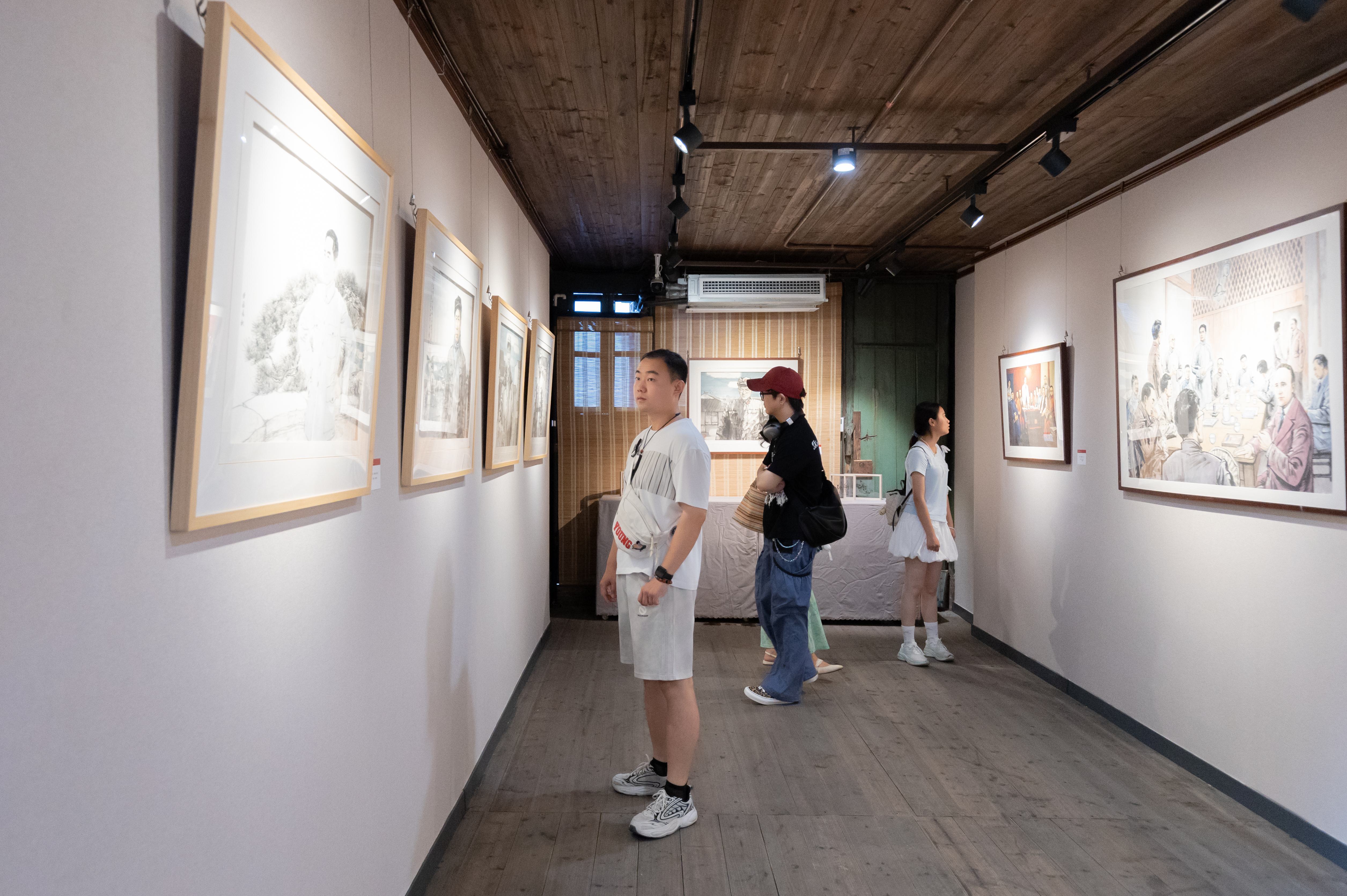 “方寸忆初心 —— 红色经典连环画手稿展” 在福州市美术馆正式开展
