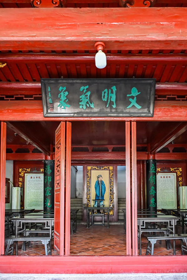 濂江书院位于泰山宫旁是福州唯一保存最为完好的古书院。