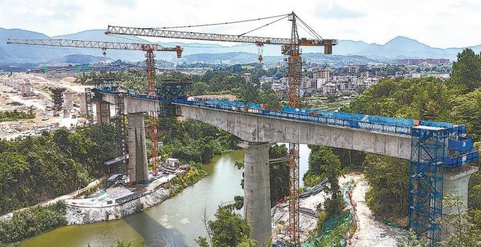 牛溪特大桥连续梁顺利合龙 福州港后铁路建设取得新突破
