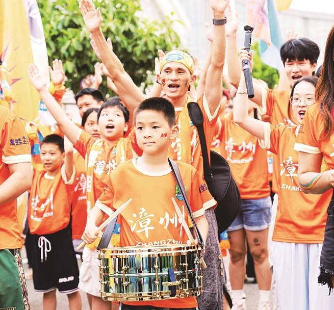 漳州助威团:“闽超”赛场上的“漳州声浪”