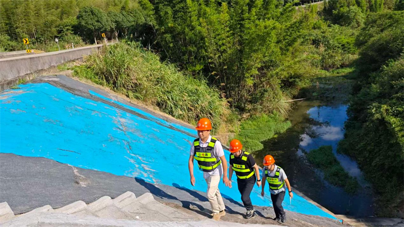 “巴威”来势汹汹，福建普通公路部门全力以赴筑牢安全防线
