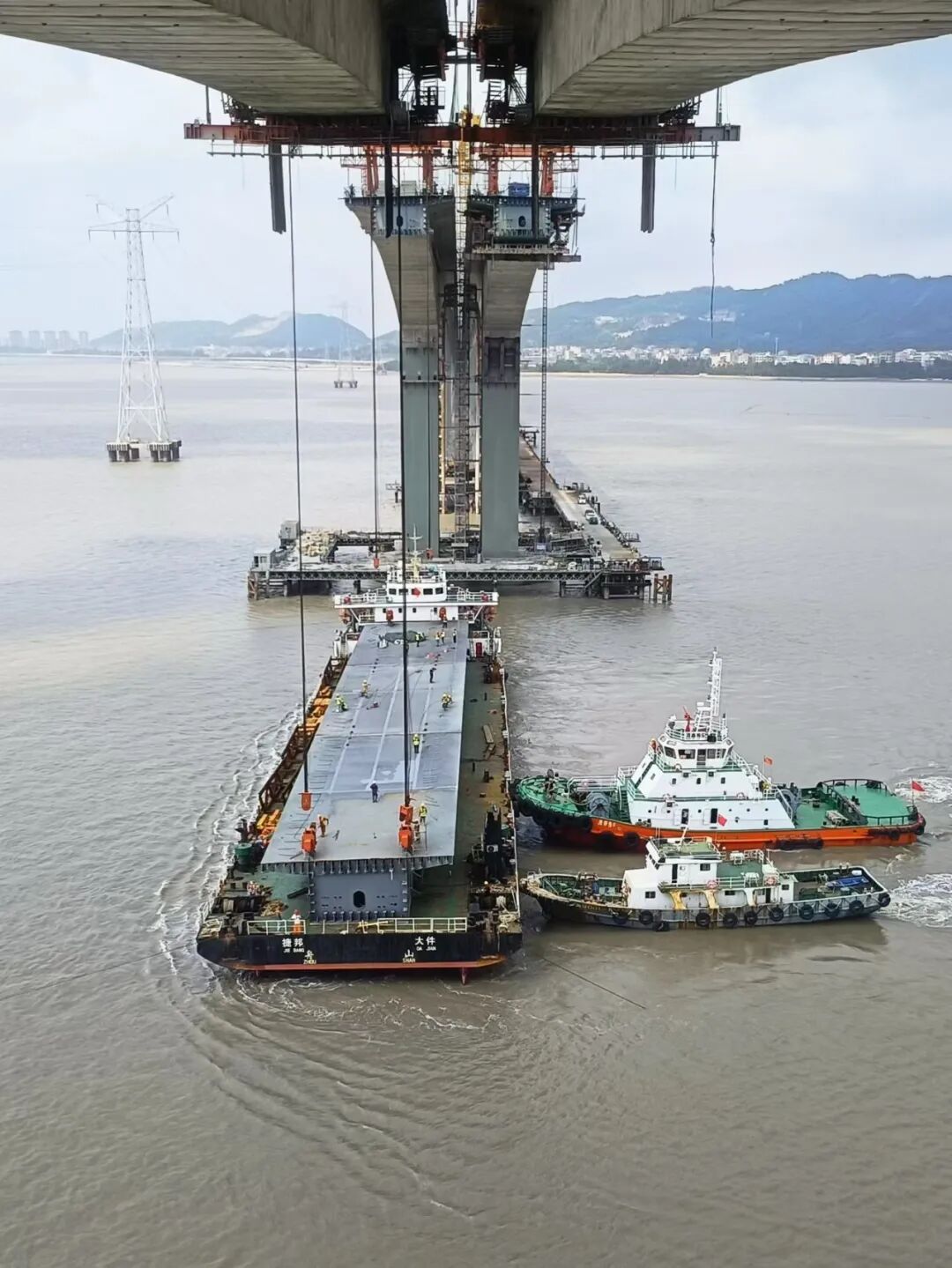 奋斗砺青春 攻坚敢为先！国道G228线滨海风景道建设青年突击队在行动