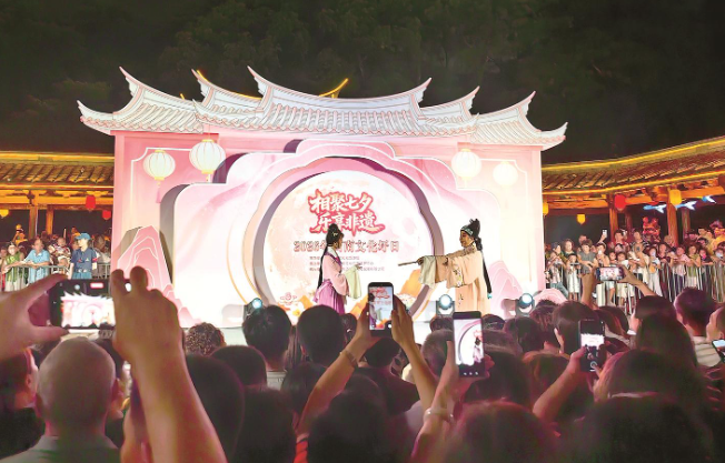 非遗搭台 七夕为约 漳州古城上演圩日好戏
