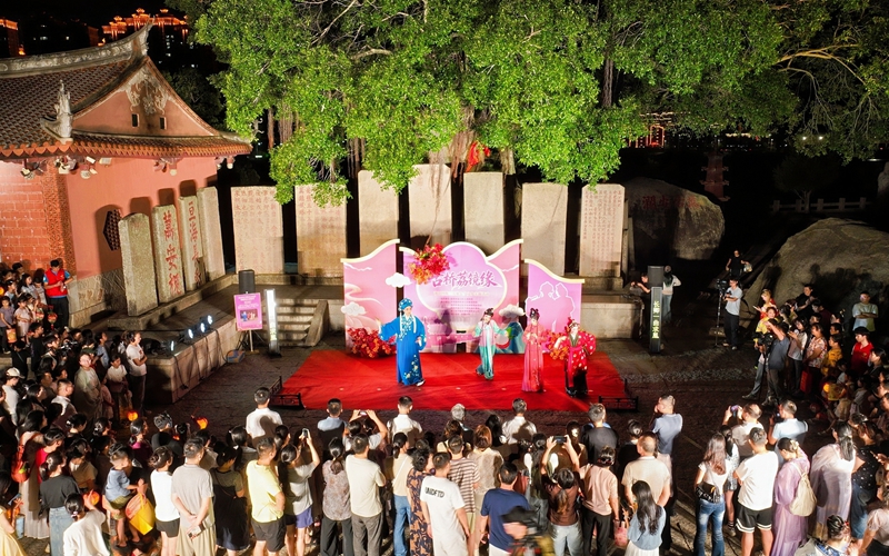 沉浸式实景梨园演出《陈三五娘》同步上演。