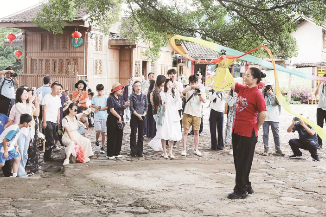 世遗土楼“活”起来 滨海文旅“热”起来
