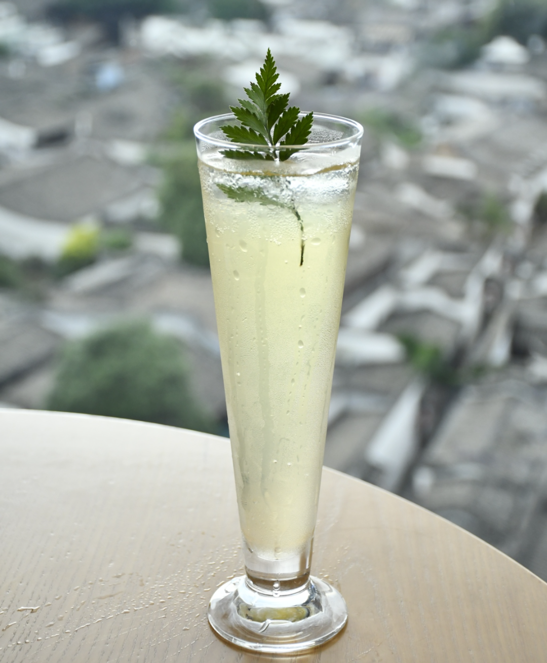 40℃的伏天,这茶一入口:香、透、清、亮、鲜、灵、甜、妙!你就喝吧,一喝一个不吱声