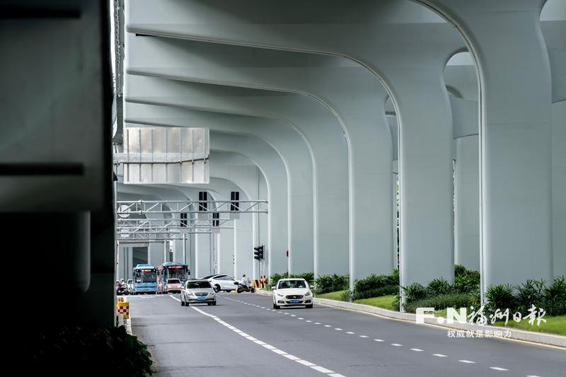 福州金山大道主线高架桥宽敞美观：桥下拍一拍 “大片”自然来
