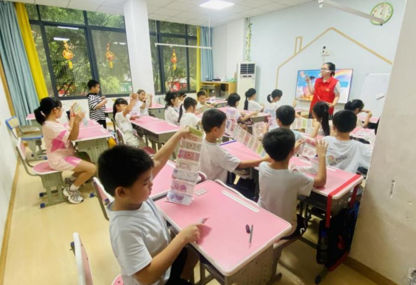 多元赋能伴童行  共绘社区同心圆——平安产险“夏日邻里互助计划”走进龙岩漳平，开启“安心社区”新篇章