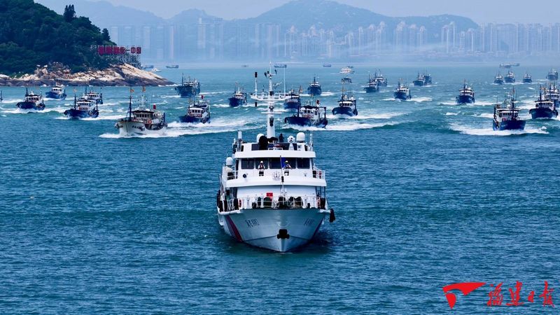 8月16日12时，厦门沿海伏季休渔期正式结束，约1500艘渔船、2000艘乡镇船舶集中出港，开启新一轮捕捞作业。报业集团记者 林梓健 摄