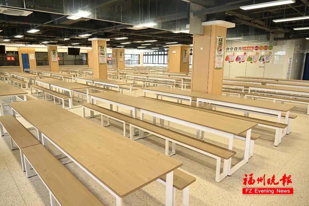 福州第十八中学高中部(五里亭校区)举行揭牌仪式