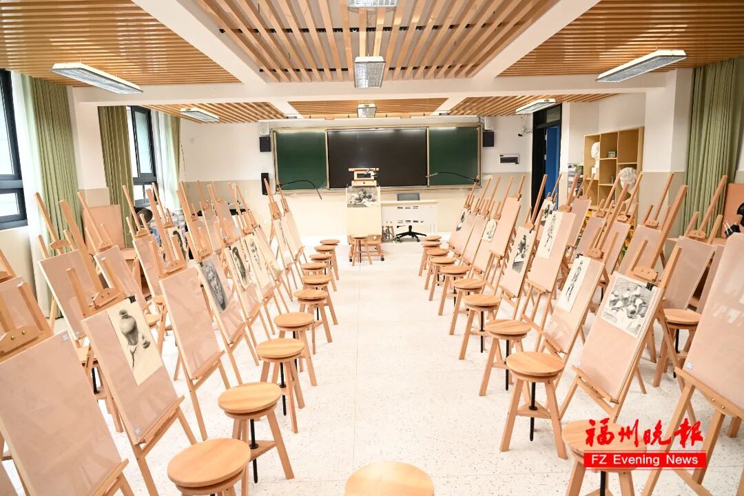 福州第十八中学高中部(五里亭校区)举行揭牌仪式