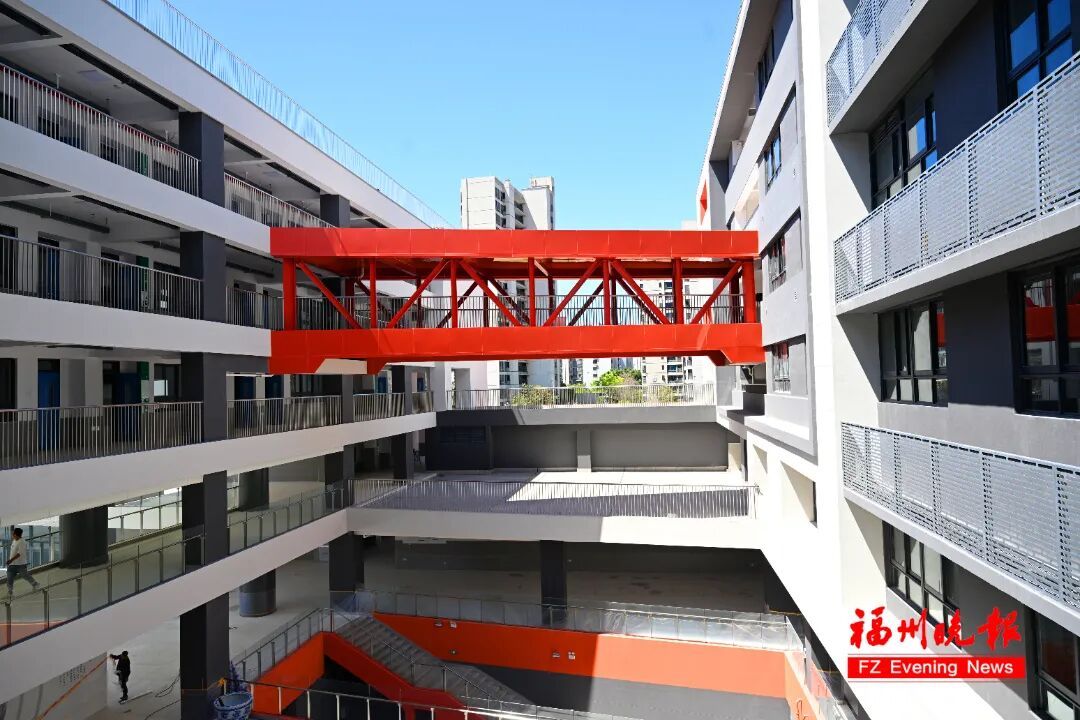 福州第十八中学高中部(五里亭校区)举行揭牌仪式