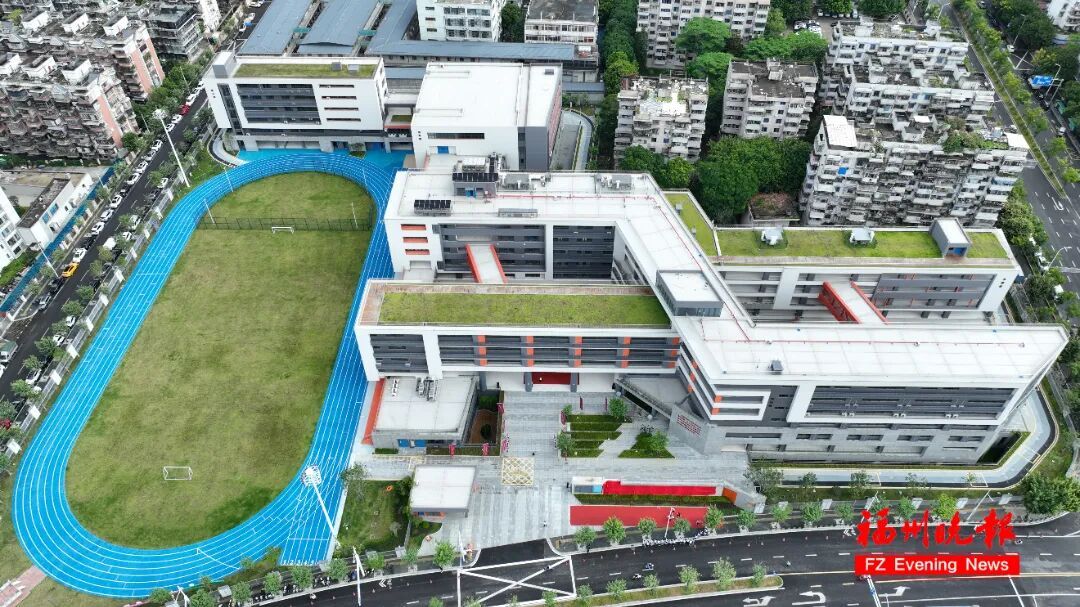 福州第十八中学高中部(五里亭校区)举行揭牌仪式