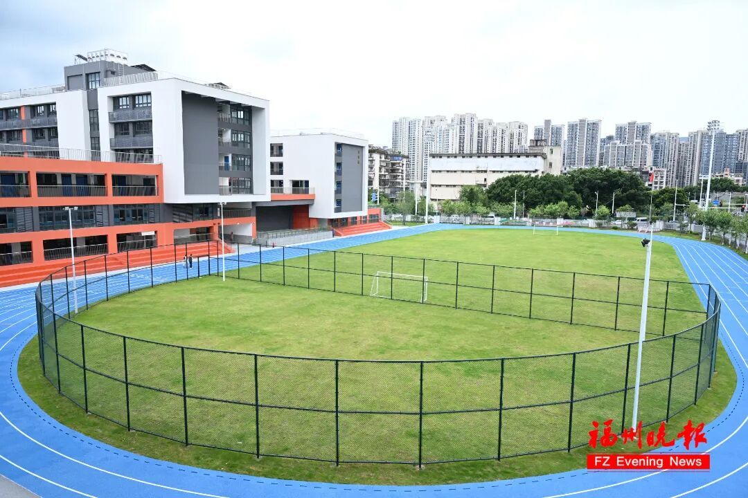 福州第十八中学高中部(五里亭校区)举行揭牌仪式