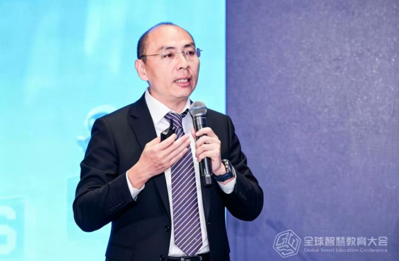 网龙轮值CEO林伟以《让每个学生都能触达更好的未来》为题发表演讲