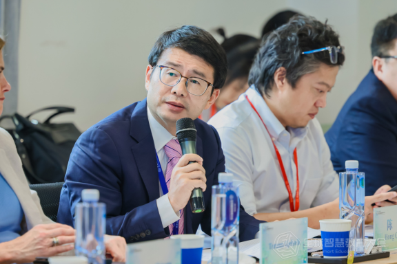 网龙高级副总裁陈宏受邀参与"人工智能赋能教育应用与治理前瞻"部长圆桌论坛