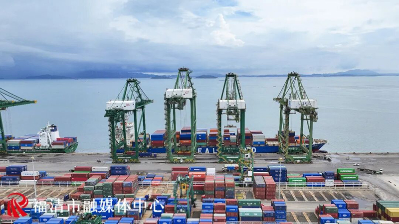 海杰航运“利雅得穆卡布” 轮顺利靠泊福州港江阴港区。福清融媒体中心供图