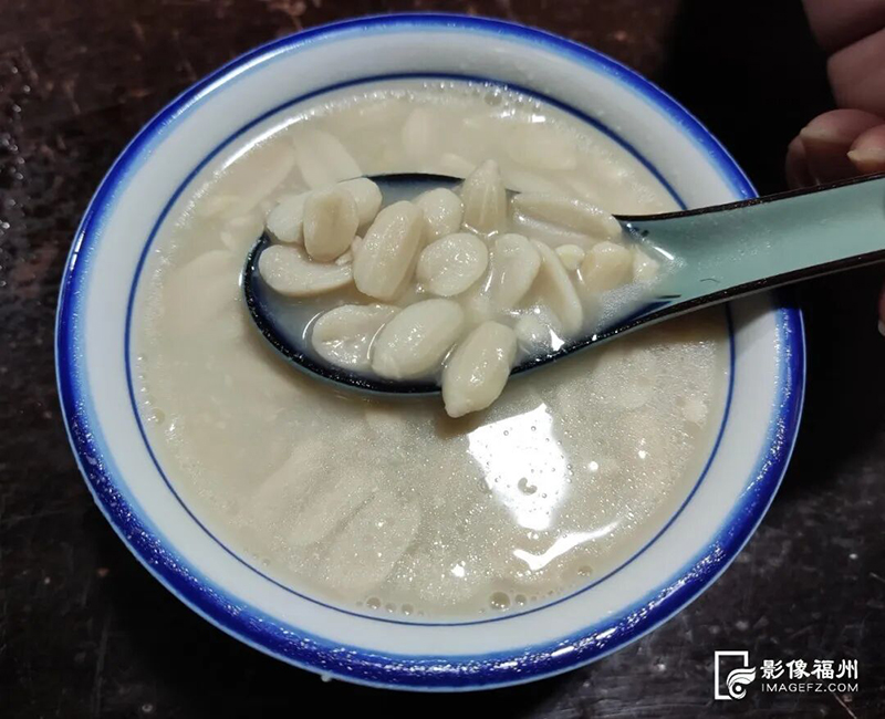 喜欢甜味的福州人总是对花生汤念念不忘，软烂的花生入口绵软，让人唇齿留香。记者 蓝秀楠 摄