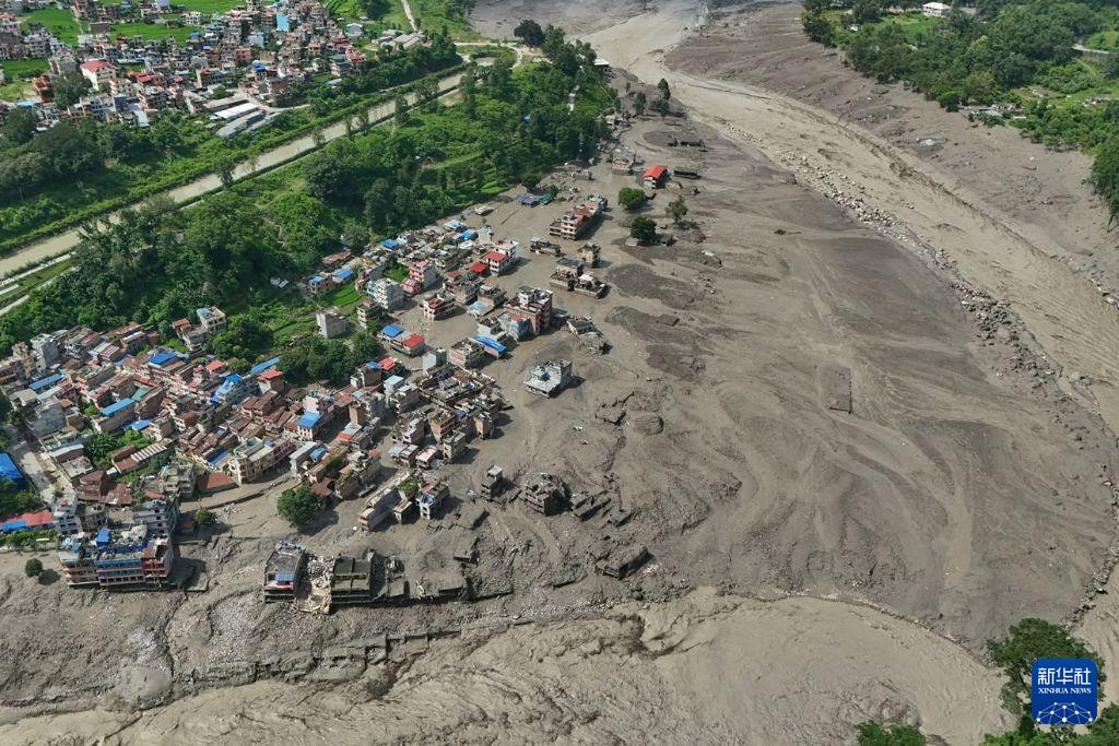 尼泊尔北部山洪暴发已致多人死亡 384人失联