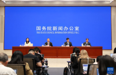 “十五五”将优化新能源车配套让消费者愿意买放心用