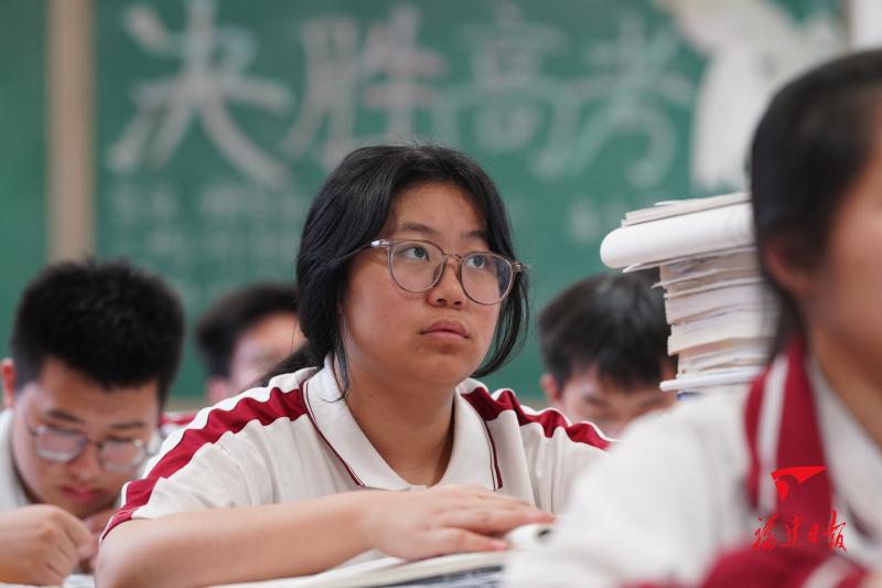 一座山城的教育影像志