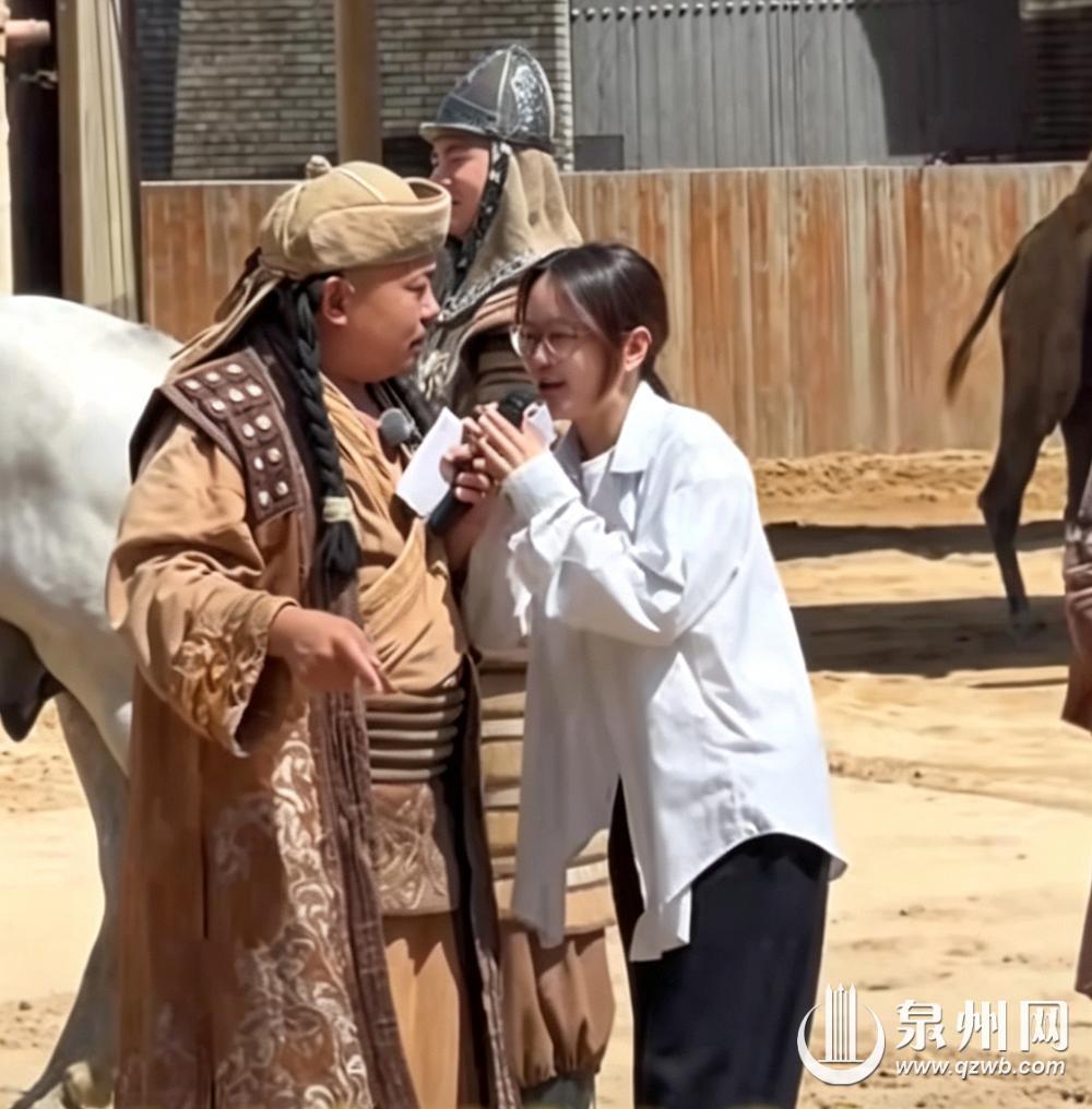 泉州女孩林贵茹在深圳文旅活动现场“抢话筒”宣传家乡（受访者 供图）
