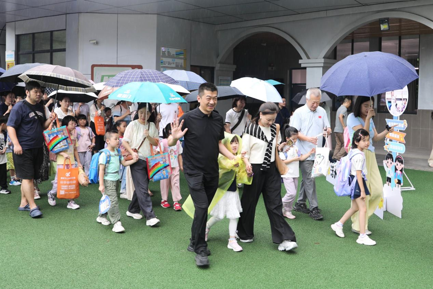 鼓韵启新程 童趣迎开学｜鼓楼实验小学创新开展一年级新生入学仪式