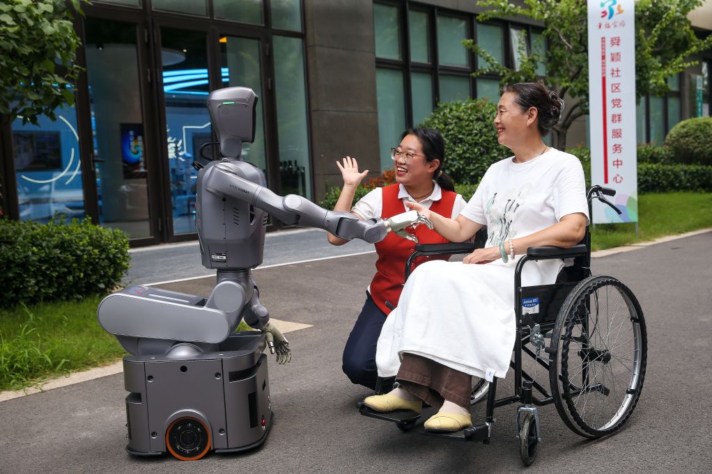 镜观中国丨机器人加速“跑”进千行百业