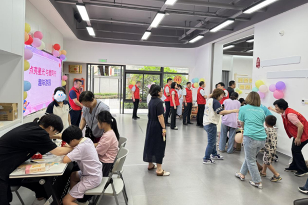 福州金汤社区举行关爱孤独症特殊群体暖心游园活动