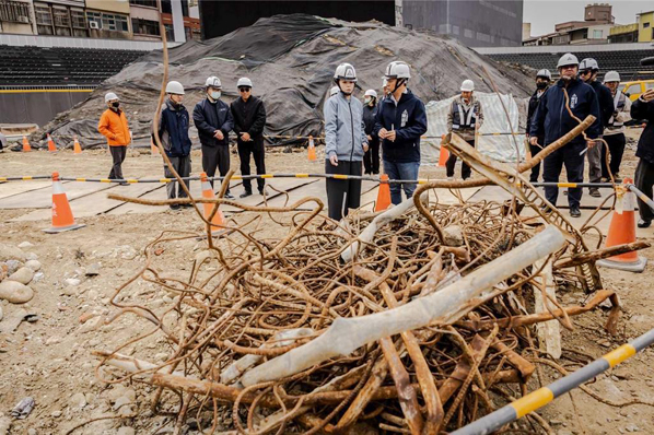 “小英男孩”新竹市长任内棒球场案获不起诉！岛内各界痛批结论荒谬：有民进党证就无敌