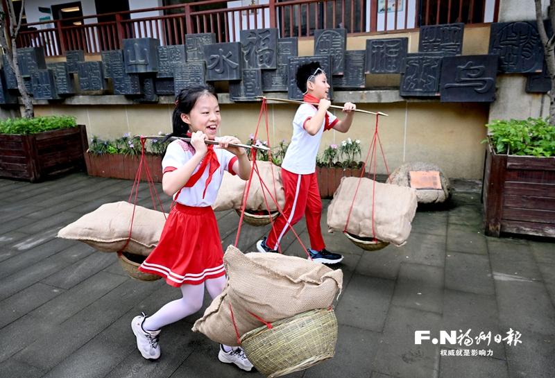 书香笑语中 奔赴新学年