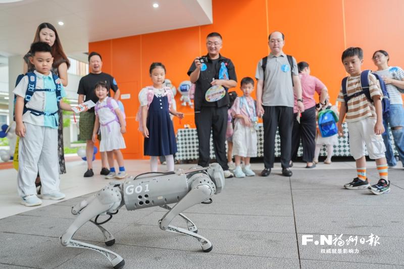 书香笑语中 奔赴新学年