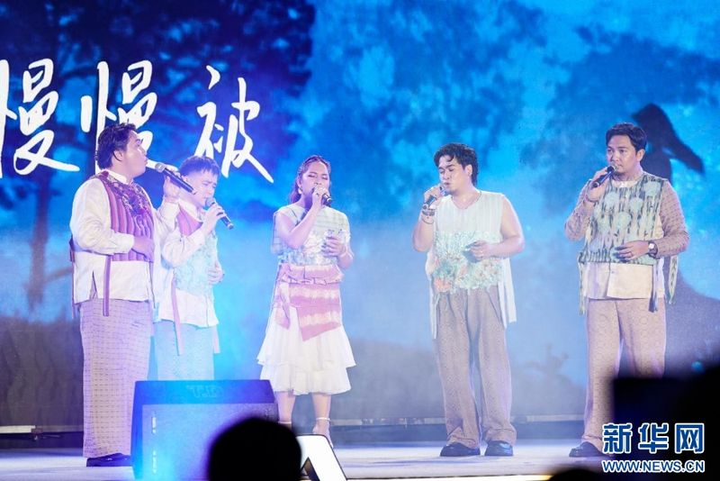 菲律宾阿卡贝拉团体Acapellago参加唱演。新华网 蒋巧玲 摄