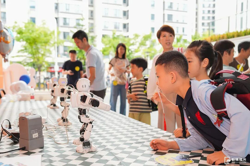 福州延安未来学校小学部举办丰富多彩的迎新活动。记者 包华 摄
