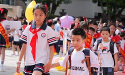 元气开学季再出发 校园重启萌娃报到